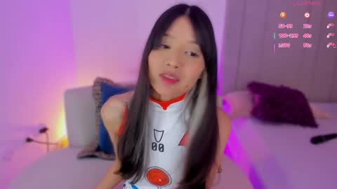 L U I S A online show from April 4, 8:28 pm