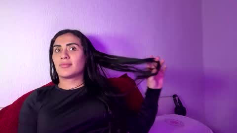 Luisa Monsters online show from November 19, 9:37 pm