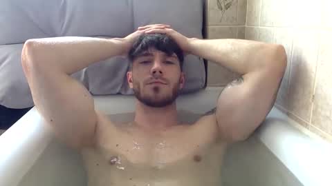 Snapshot of luisbadx chatting on March 1, 11:45 am Luis Badx online show from March 1, 11:45 am