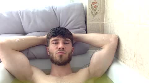 Snapshot of luisbadx chatting on April 4, 10:24 am Luis Badx online show from April 4, 10:24 am