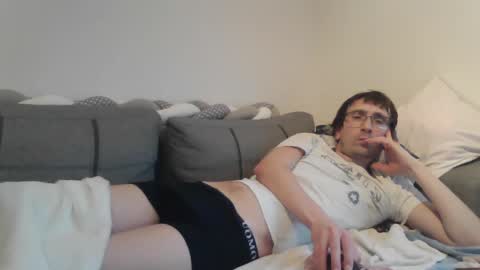 Snapshot of luismcawesome chatting on February 26, 11:09 am Luis online show from February 26, 11:09 am