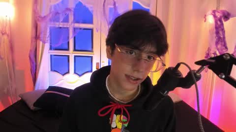 luixdust1 online show from October 10, 6:12 am