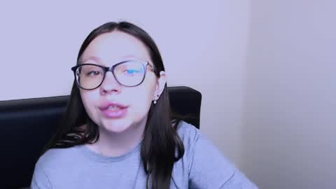 Snapshot of luizaheems_ chatting on June 7, 7:23 am Luiza online show from June 7, 7:23 am