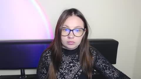 Snapshot of luizaheems_ chatting on June 18, 9:14 am Luiza online show from June 18, 9:14 am