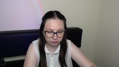 Snapshot of luizaheems_ chatting on June 24, 6:23 am Luiza online show from June 24, 6:23 am