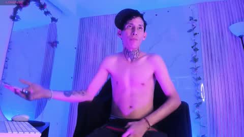 Snapshot of lujuriau_u chatting on November 19, 4:23 am lujuriau_u online show from November 19, 4:23 am