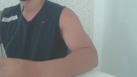 Snapshot of lukafitness chatting on December 21, 7:21 pm lukafitness online show from December 21, 7:21 pm
