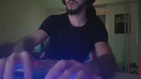 Snapshot of lukasschoetz chatting on January 8, 9:06 pm lukasschoetz online show from January 8, 9:06 pm