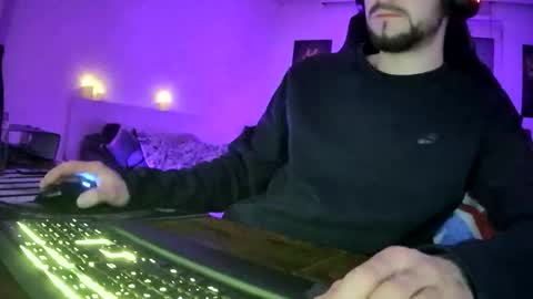 lukasschoetz online show from March 19, 9:19 pm