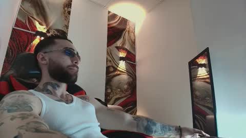 LUKE online show from December 15, 1:37 pm