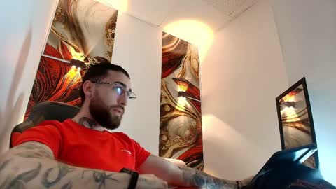 LUKE online show from April 1, 1:01 pm