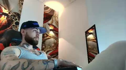Snapshot of luke_davis01 chatting on June 27, 1:06 pm LUKE online show from June 27, 1:06 pm