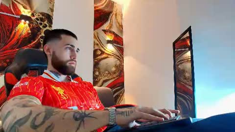 Snapshot of luke_davis01 chatting on July 3, 12:55 pm LUKE online show from July 3, 12:55 pm