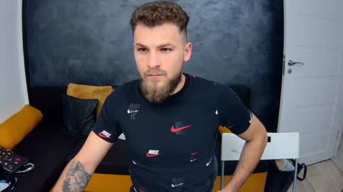 Snapshot of luke_eddison chatting on January 25, 7:49 pm Luke online show from January 25, 7:49 pm