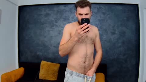 Snapshot of luke_eddison chatting on January 28, 11:28 am Luke online show from January 28, 11:28 am