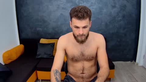 Snapshot of luke_eddison chatting on January 30, 11:22 am Luke online show from January 30, 11:22 am