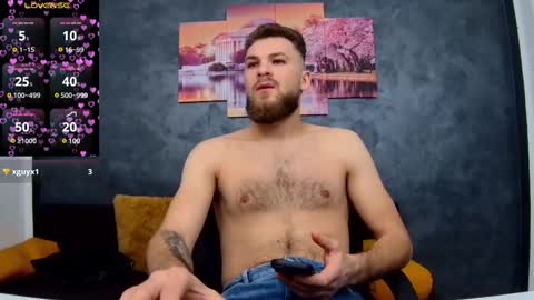 Snapshot of luke_eddison chatting on February 9, 5:08 am Luke online show from February 9, 5:08 am