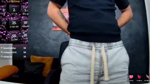 Snapshot of luke_eddison chatting on February 23, 9:00 am Luke online show from February 23, 9:00 am