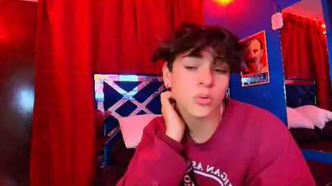 Snapshot of luke_howland chatting on June 30, 7:04 pm Luke online show from June 30, 7:04 pm