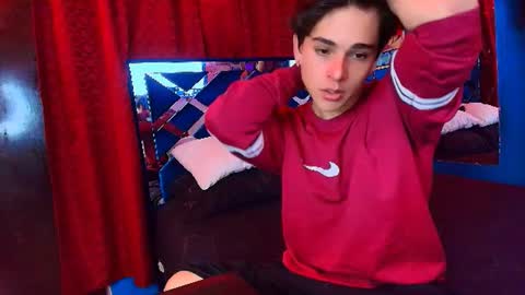 Snapshot of luke_howland chatting on July 7, 1:30 am Luke online show from July 7, 1:30 am