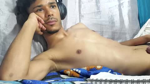 Snapshot of lukebigcock64 chatting on December 30, 1:36 pm Luke online show from December 30, 1:36 pm