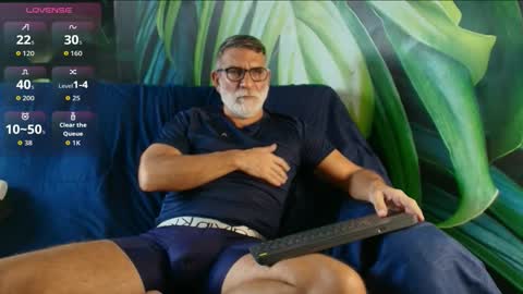 Snapshot of lukecrews chatting on February 12, 6:03 pm Luke Crews online show from February 12, 6:03 pm