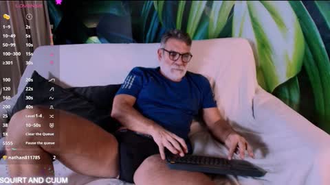 Snapshot of lukecrews chatting on February 24, 5:33 pm Luke Crews online show from February 24, 5:33 pm