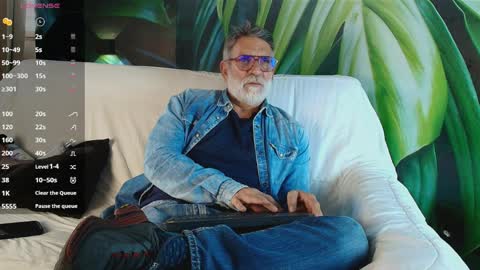 Snapshot of lukecrews chatting on March 27, 7:02 pm Luke Crews online show from March 27, 7:02 pm