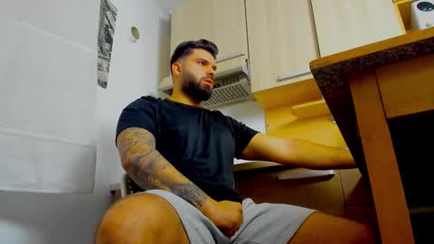 Snapshot of lukedenver chatting on February 13, 10:11 am Luke online show from February 13, 10:11 am