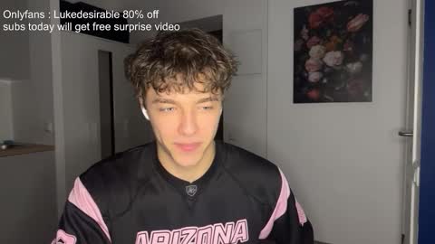 Snapshot of lukedesirable chatting on February 20, 9:04 pm lukedesirable online show from February 20, 9:04 pm