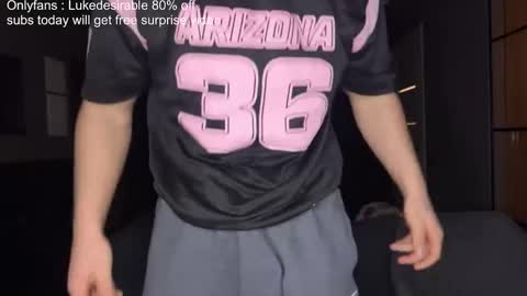 Snapshot of lukedesirable chatting on March 5, 6:26 pm lukedesirable online show from March 5, 6:26 pm