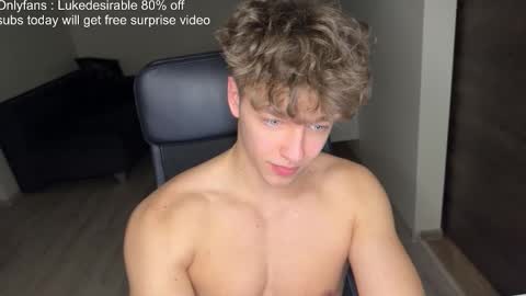 Snapshot of lukedesirable chatting on March 19, 8:24 pm lukedesirable online show from March 19, 8:24 pm