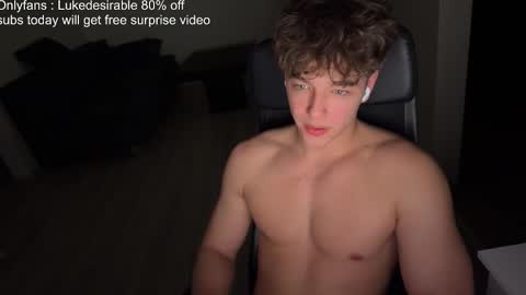 Snapshot of lukedesirable chatting on March 23, 8:13 pm lukedesirable online show from March 23, 8:13 pm