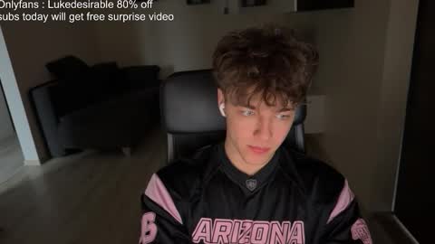 Snapshot of lukedesirable chatting on March 24, 4:12 pm lukedesirable online show from March 24, 4:12 pm