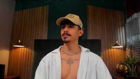 Snapshot of lukeetaylor_ chatting on November 24, 12:05 pm Luke Taylor online show from November 24, 12:05 pm