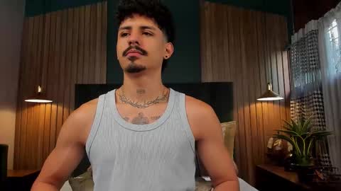 Snapshot of lukeetaylor_ chatting on November 26, 12:17 pm Luke Taylor online show from November 26, 12:17 pm