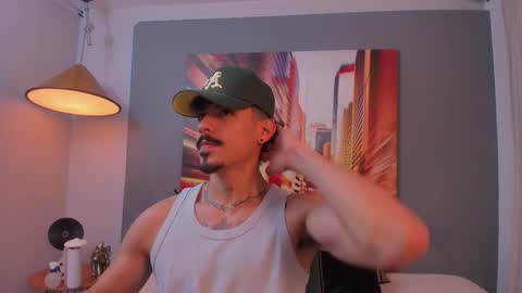 Snapshot of lukeetaylor_ chatting on December 17, 11:16 am Luke Taylor online show from December 17, 11:16 am