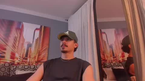 Snapshot of lukeetaylor_ chatting on January 19, 12:42 pm Luke Taylor online show from January 19, 12:42 pm