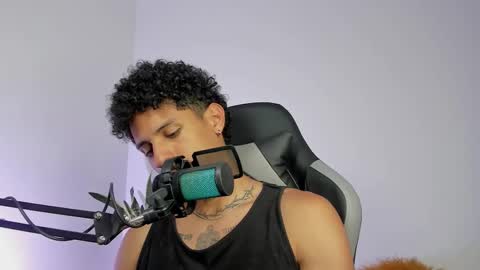 Snapshot of lukeetaylor_ chatting on February 21, 1:56 pm Luke Taylor online show from February 21, 1:56 pm