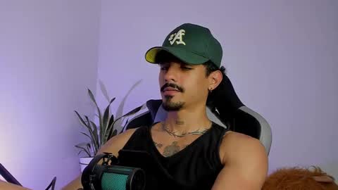 Snapshot of lukeetaylor_ chatting on March 17, 1:14 pm Luke Taylor online show from March 17, 1:14 pm