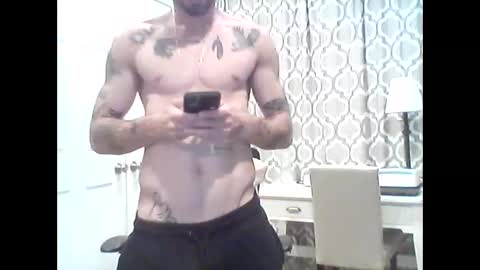 Snapshot of lukegsp3310 chatting on December 20, 2:05 pm luke3310 online show from December 20, 2:05 pm
