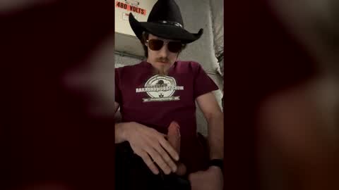 lukekibbe27 online show from February 5, 7:40 pm