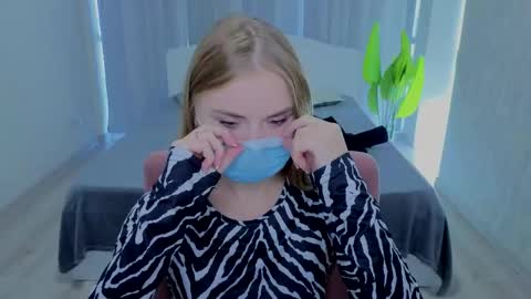 lukeriamoon online show from September 26, 6:17 am