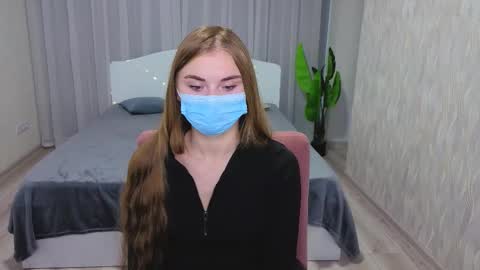 lukeriamoon online show from October 7, 4:20 am