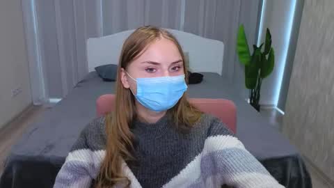 lukeriamoon online show from October 8, 7:17 am