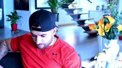 Snapshot of lukhass chatting on February 13, 8:27 pm Lukhas f4f online show from February 13, 8:27 pm