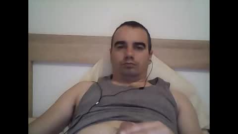 Snapshot of lukixxxx chatting on February 1, 6:28 pm lukixxxx online show from February 1, 6:28 pm