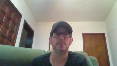 Snapshot of lukz88bigcock chatting on January 31, 12:28 am Luke online show from January 31, 12:28 am
