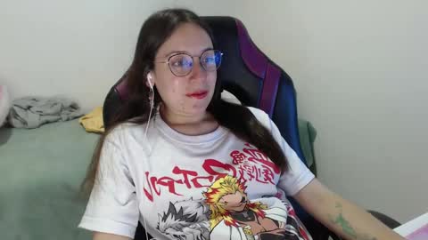 Snapshot of lula_05 chatting on December 9, 2:02 am Vicky online show from December 9, 2:02 am