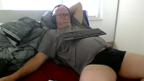 Snapshot of luley58 chatting on July 15, 7:24 am luley58 online show from July 15, 7:24 am